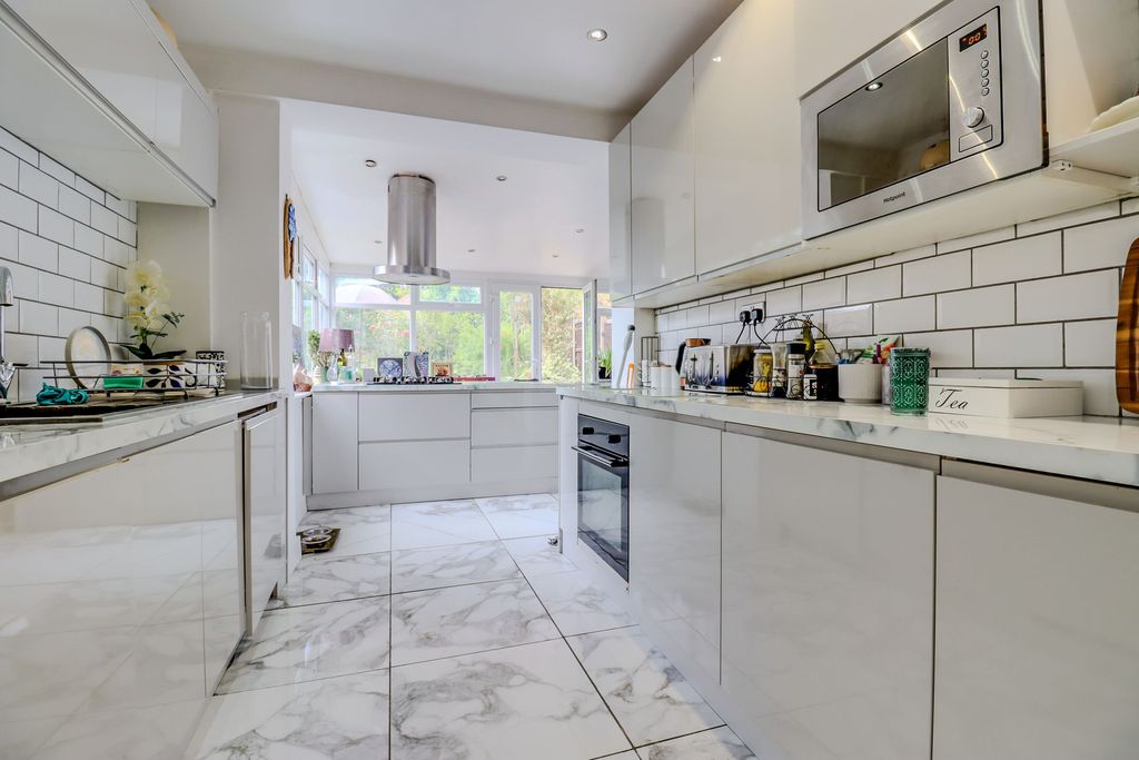 Additional image 7 of 3 bed semi-detached house for saleGlenfield Road, Leicester LE3