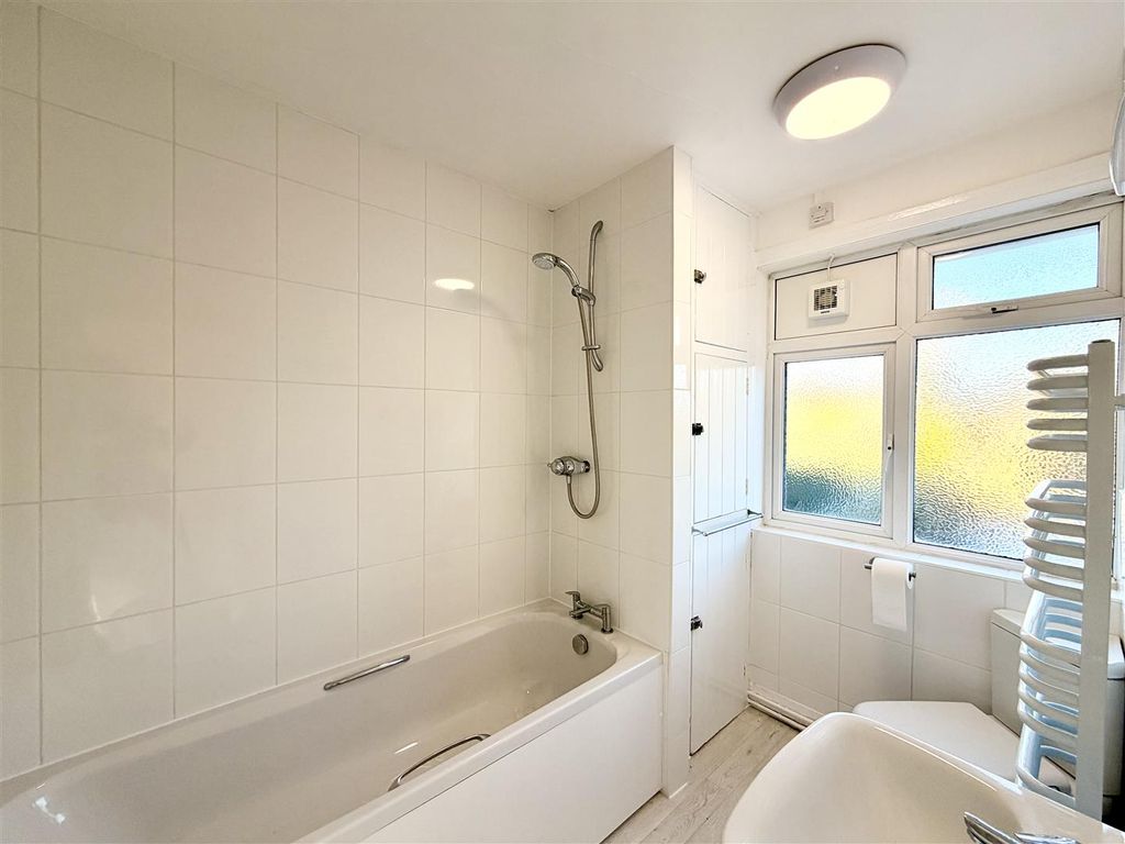 Additional image 20 of 5 bed semi-detached house for saleClarke Grove, Birstall, Leicester LE4