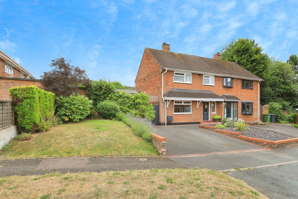 3 bed semi-detached house for saleWest Green, Wolverhampton, West Midlands WV4