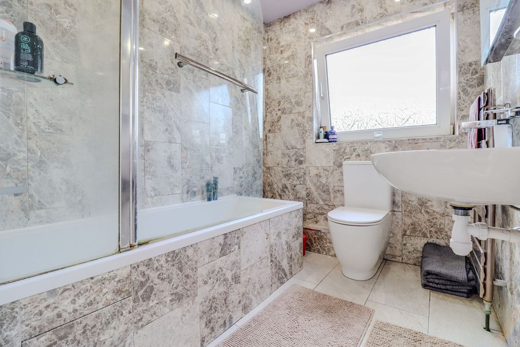 Additional image 9 of 3 bed semi-detached house for saleGlenfield Road, Leicester LE3