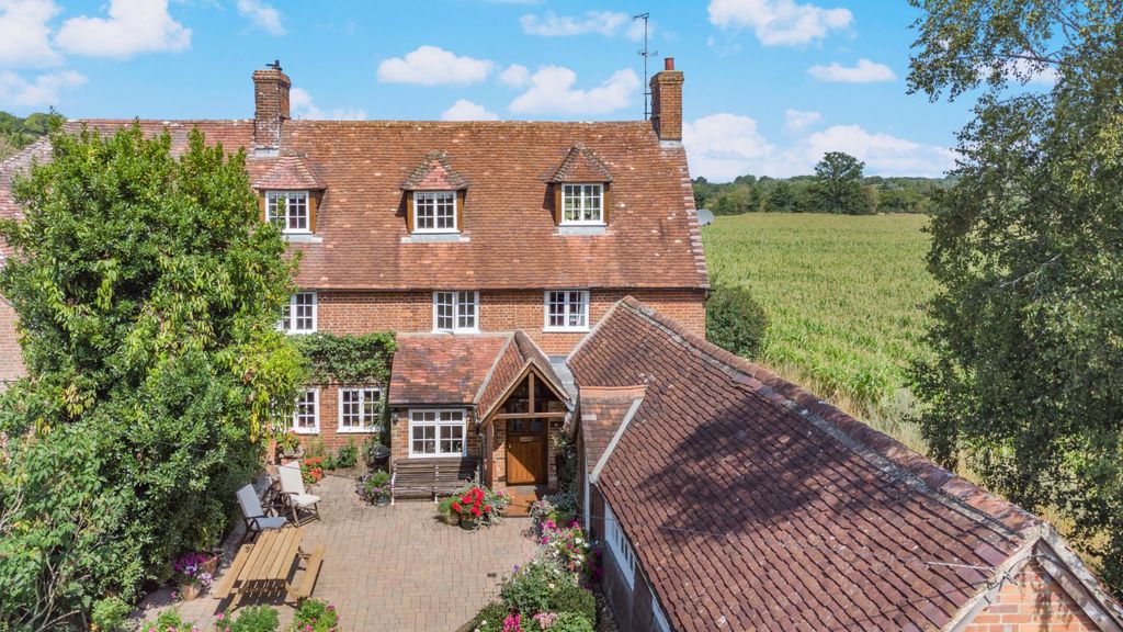 6 bed semi-detached house for saleThe Highway, Charlton All Saints, Salisbury, Wiltshire SP5