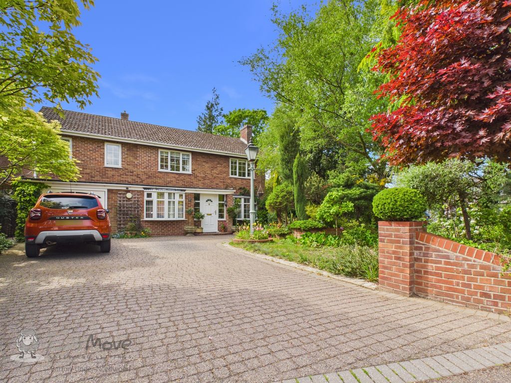 5 bed detached house for saleMeadow Rise, Barton Under Needwood, Burton-On-Trent, Staffordshire DE13