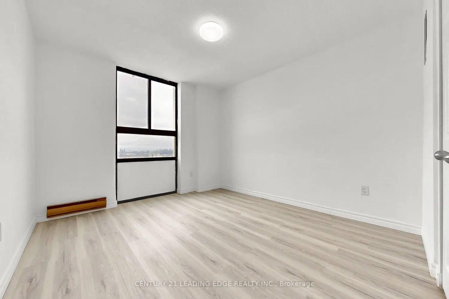 Additional image 9 of 260 Seneca Hill Drive 1604