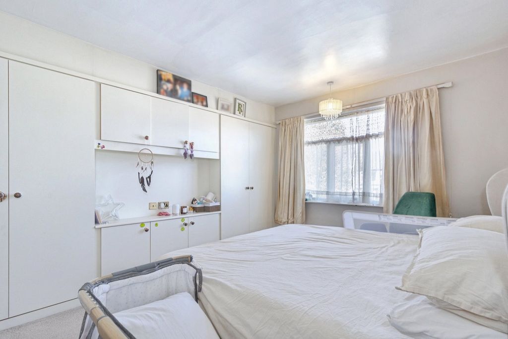 Additional image 12 of 4 bed semi-detached house for saleWestleigh Avenue, Leicester LE3