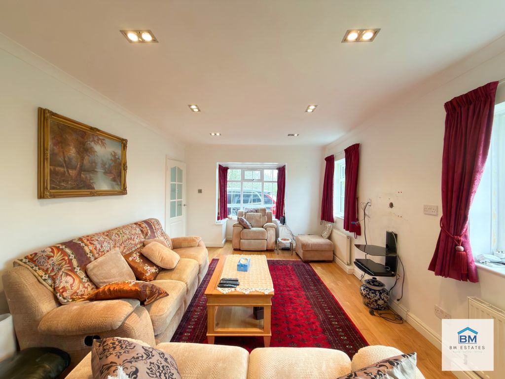 Additional image 2 of 4 bed detached house for saleBurnet Close, Hamilton LE5