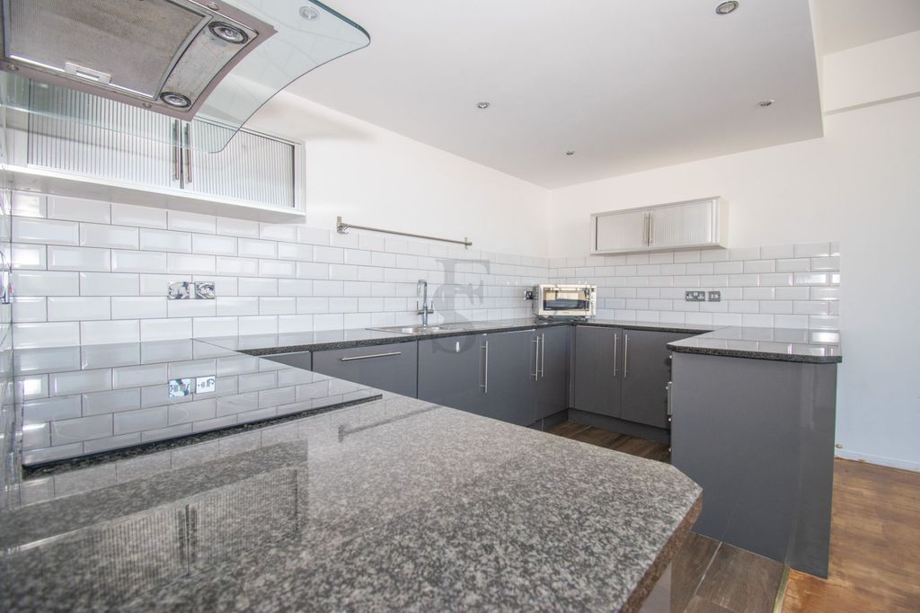 2 bed flat for saleThe Foister Building, Charles Street, Leicester City Centre LE1 photo 5