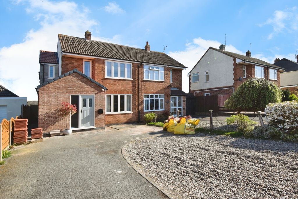 3 bed semi-detached house for saleMere Road, Wigston, Leicestershire LE18