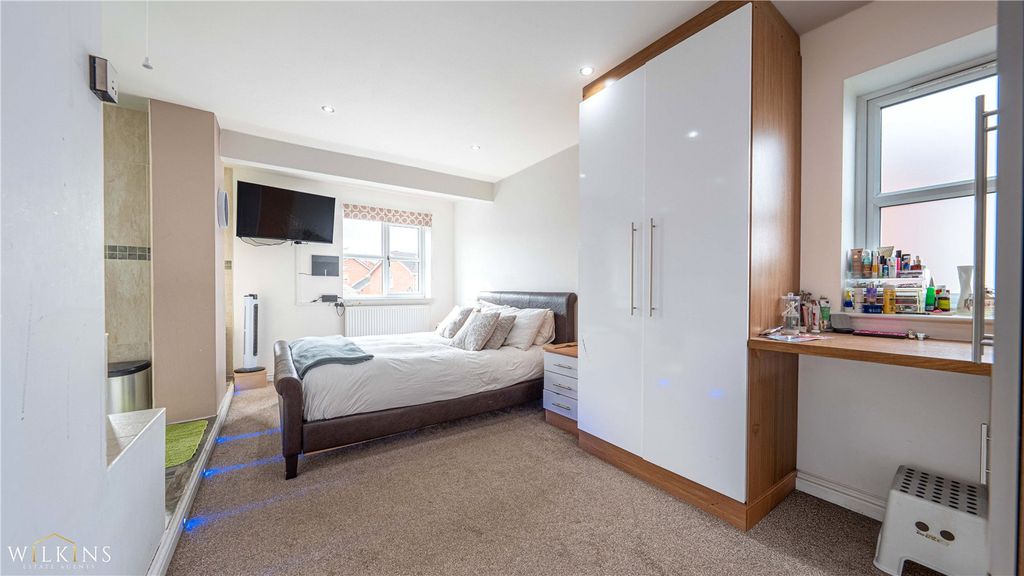 Additional image 15 of 4 bed semi-detached house for saleSuffolk Way, Tamworth, Staffordshire B78