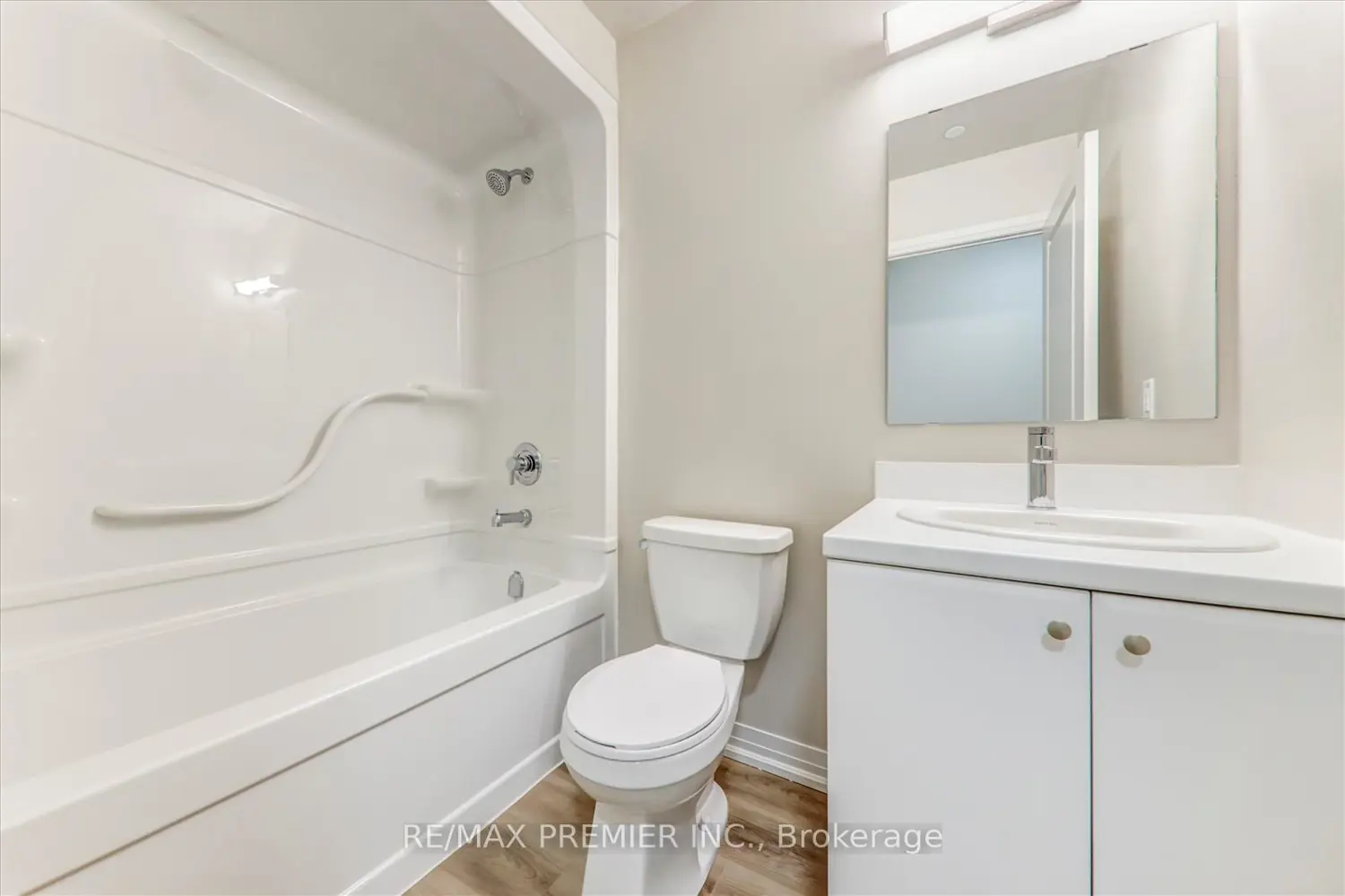 Additional image 16 of 50 Herrick Avenue Lp-17
