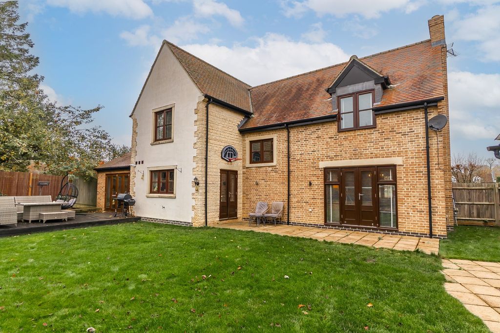4 bed detached house for saleOld Manor Gardens, Wymondham LE14