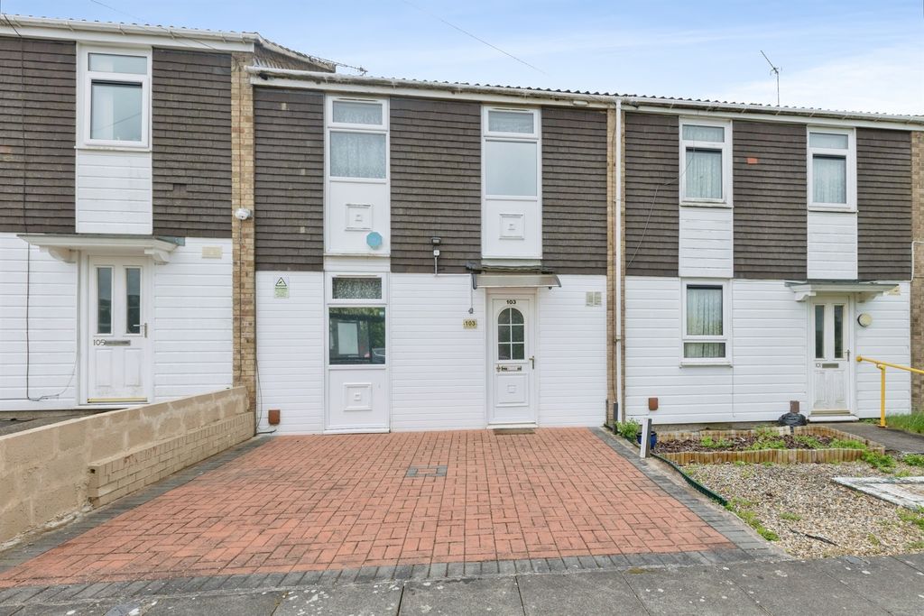 3 bed terraced house for saleAmbassador Road, Leicester LE5