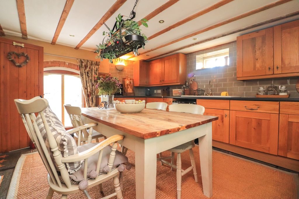 Additional image 11 of 3 bed barn conversion for saleWigginton, Tamworth B79