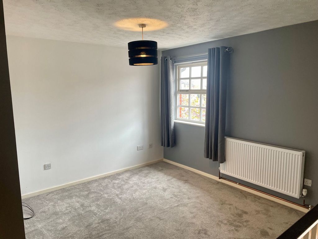 1 bed flat for salePerle Brook, Eccleshall ST21 photo 4