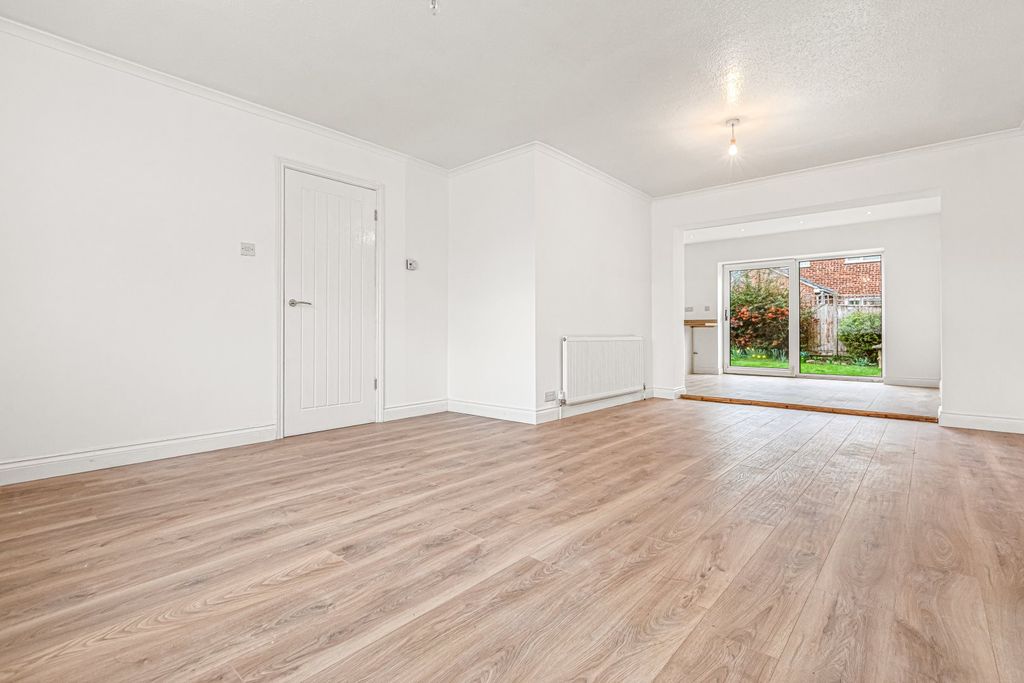 Additional image 7 of 3 bed semi-detached house for salePembroke Avenue, Wigston, Leicestershire LE18