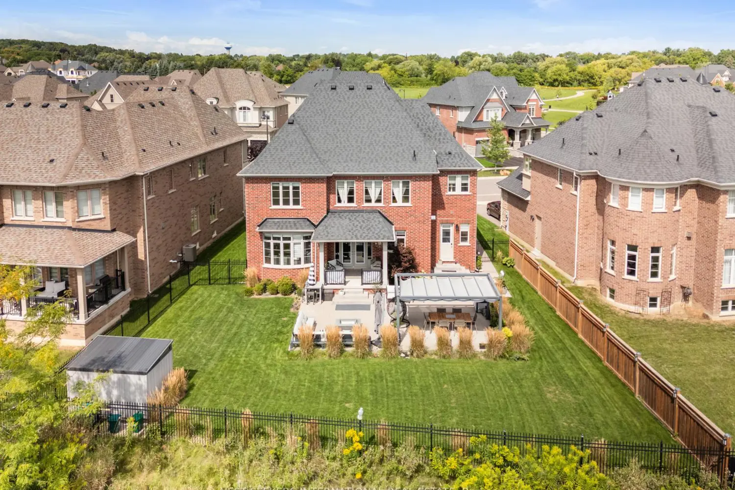 9 Larkin Avenue photo 2