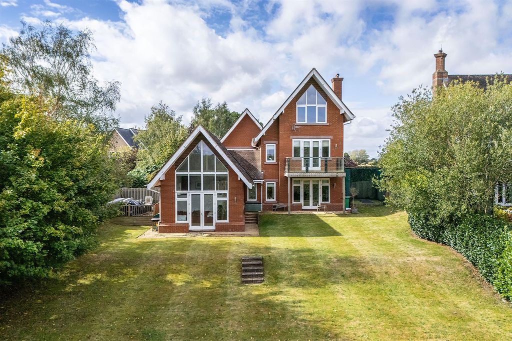 Additional image 3 of 5 bed detached house for saleFreshwater Drive, Weston, Cheshire CW2