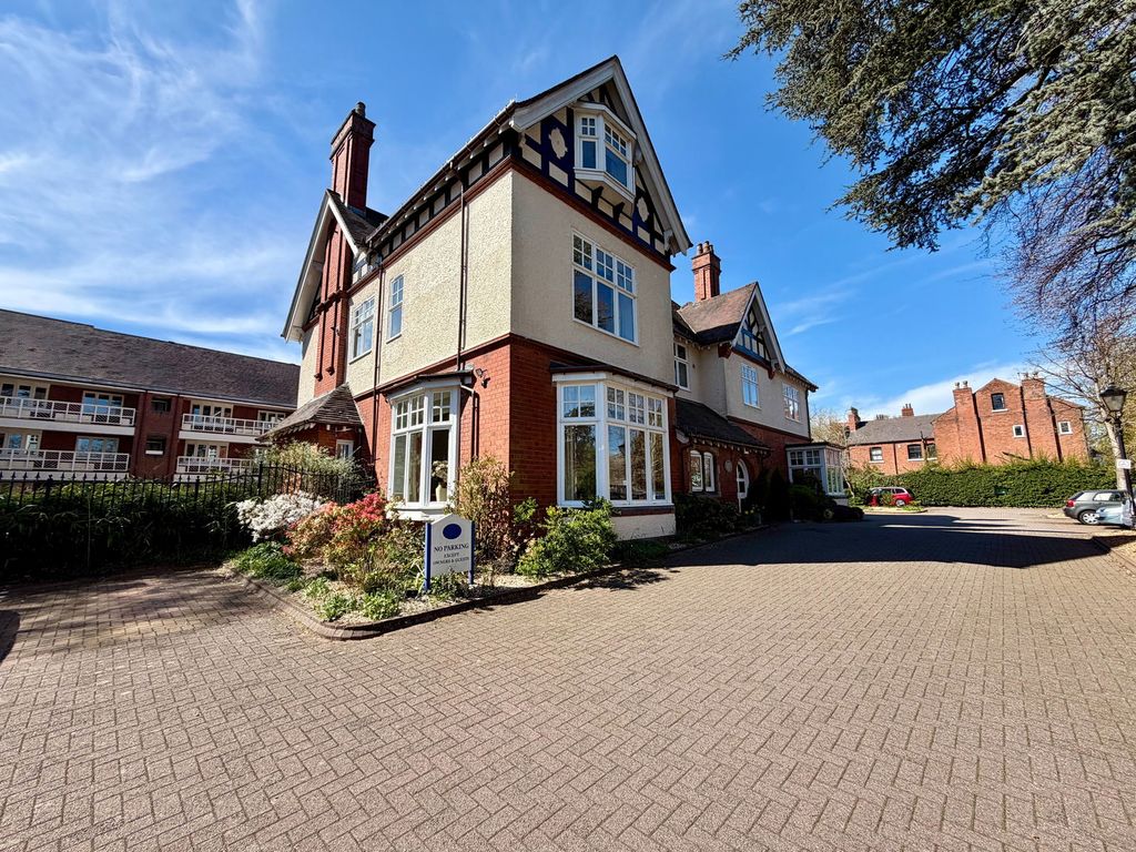 2 bed flat for saleBurcot Court, Four Oaks Road, Sutton Coldfield B74