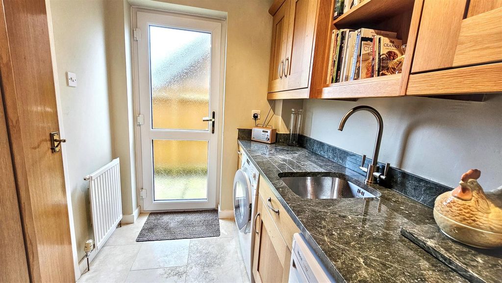 Additional image 5 of 4 bed detached house for salePulford Drive, Thurnby LE7
