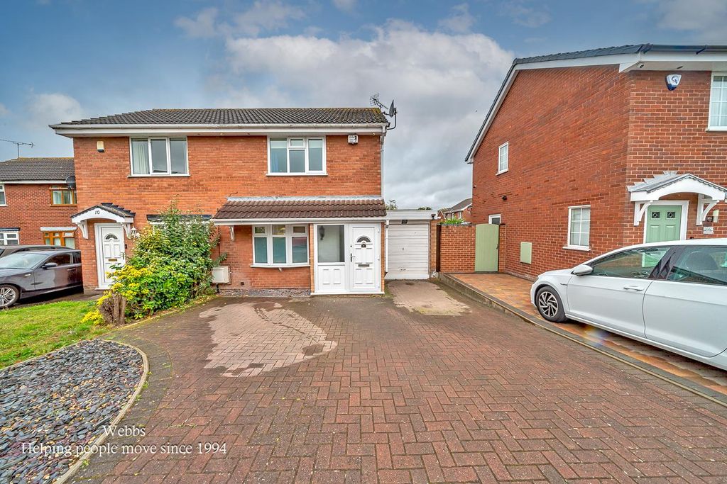 2 bed semi-detached house for salePenderell Close, Featherstone, Wolverhampton WV10