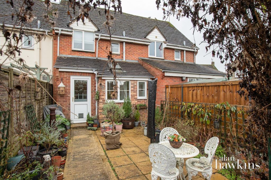 2 bed terraced house for saleEastfield, Ashton Keynes, Swindon 6 SN6