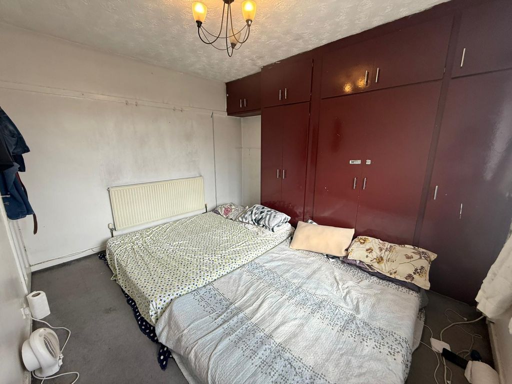 Additional image 11 of 3 bed semi-detached house for saleSt. Ives Road, Leicester LE4