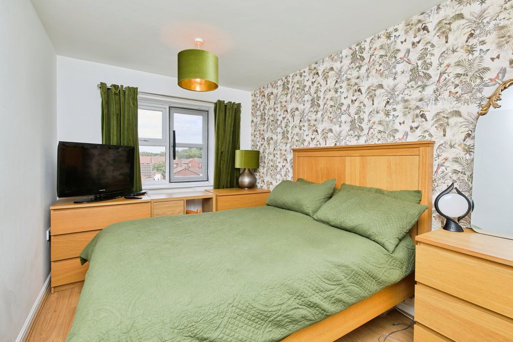 Additional image 16 of 4 bed semi-detached house for saleAbbot Close, Burton-On-Trent DE14