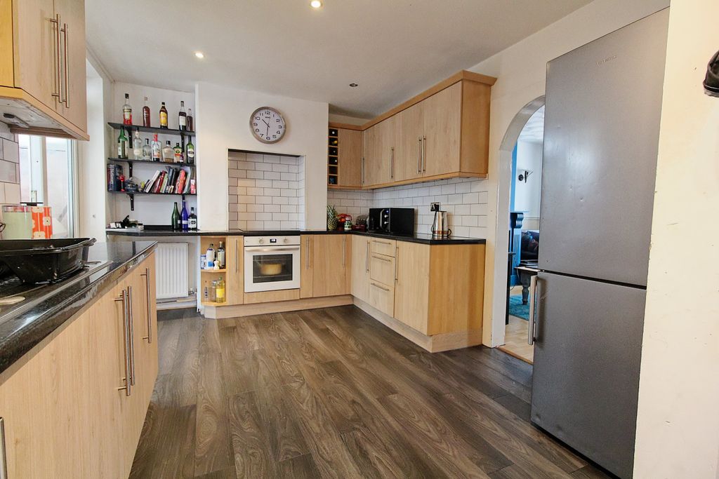 Additional image 3 of 3 bed semi-detached house for saleHenley Crescent, Braunstone Town, Leicester LE3