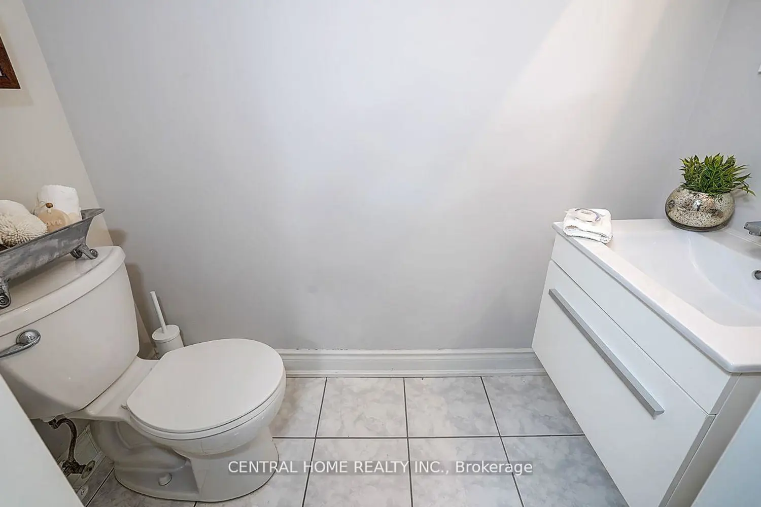 Additional image 17 of 988 Sheppard Avenue 11