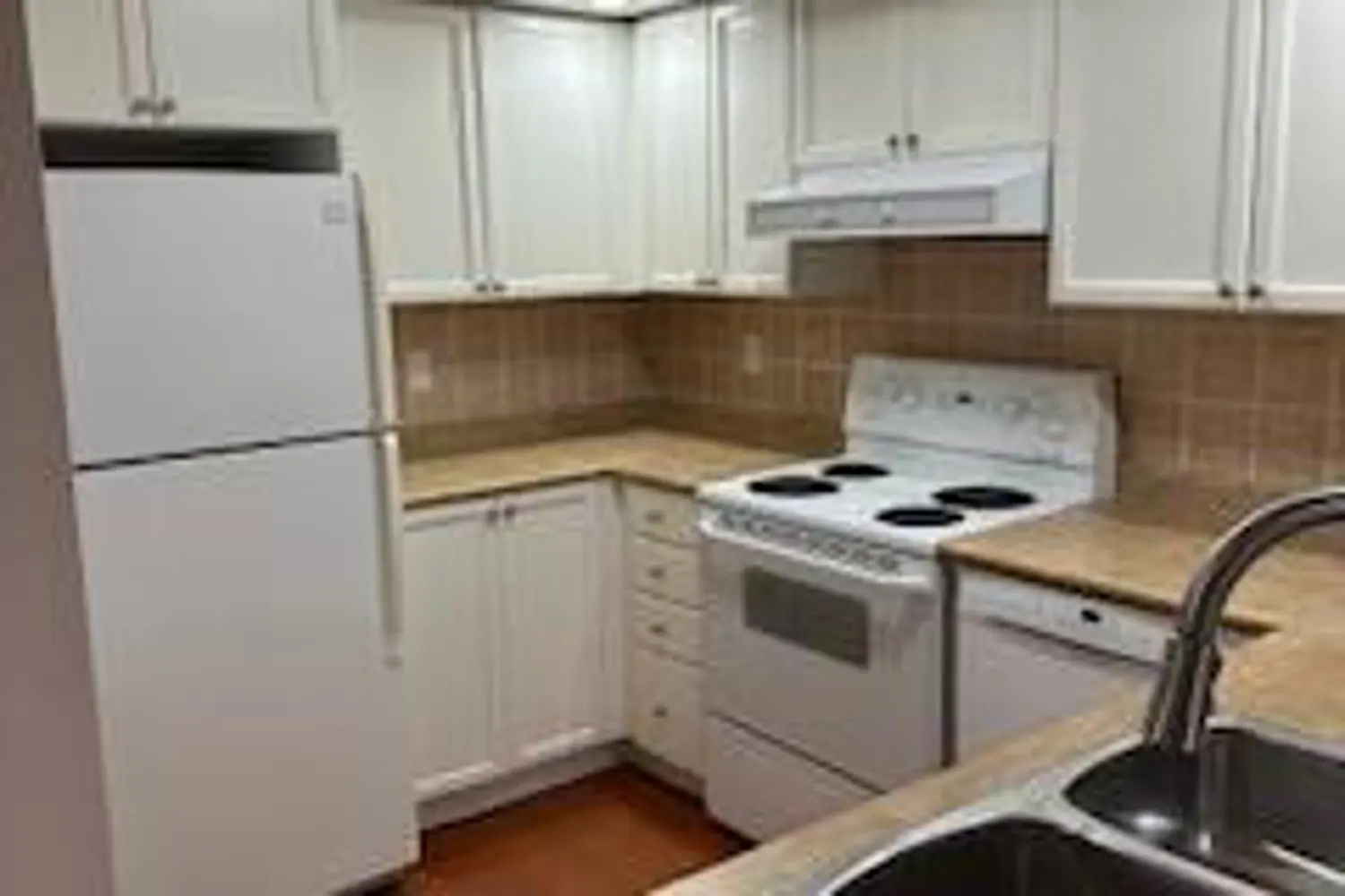 Additional image 6 of 5229 Dundas Street 609
