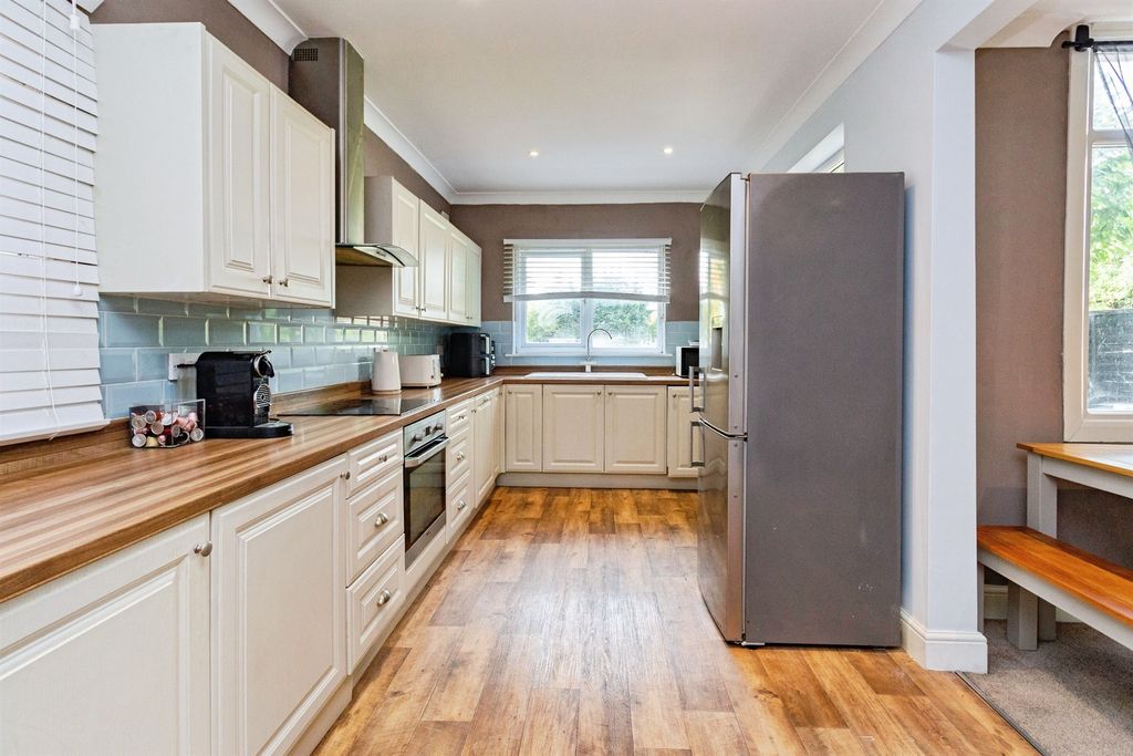 Additional image 2 of 4 bed semi-detached house for saleStone Road, Stafford ST16