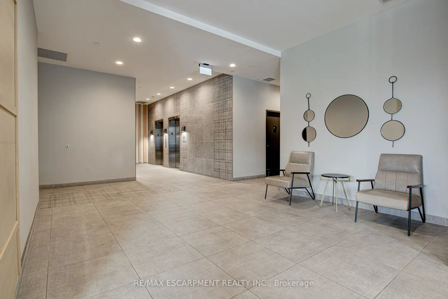 Additional image 18 of 108 Garment Street 1007