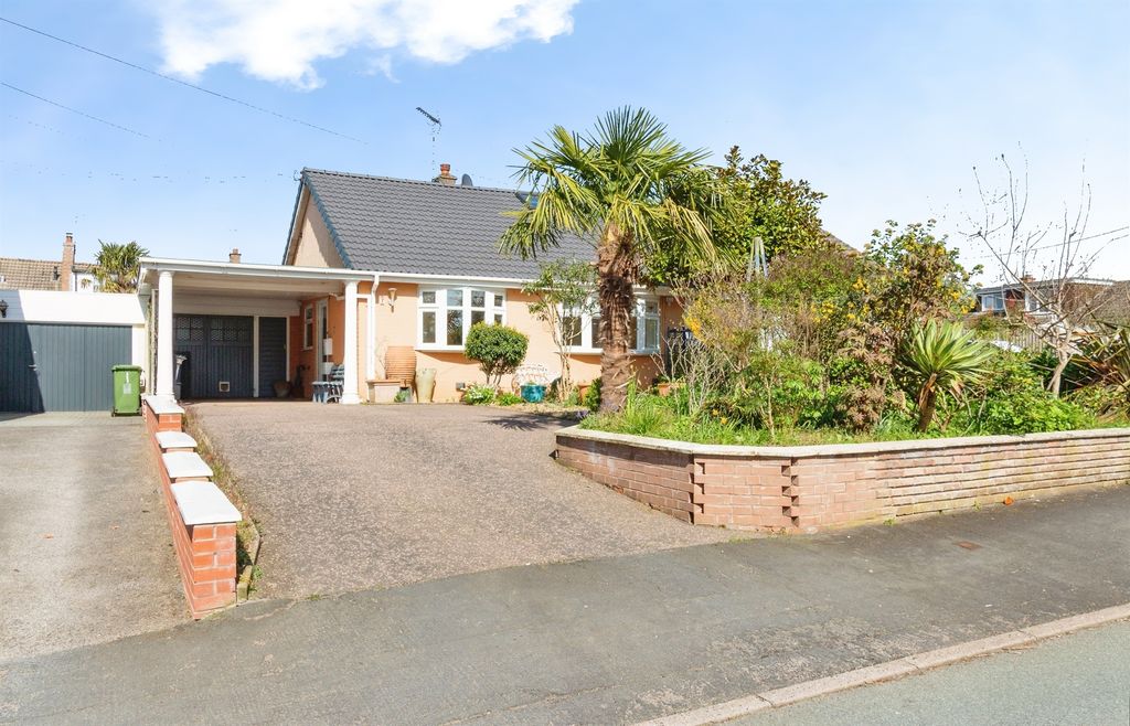 2 bed semi-detached bungalow for saleBack Lane, Hixon, Stafford ST18