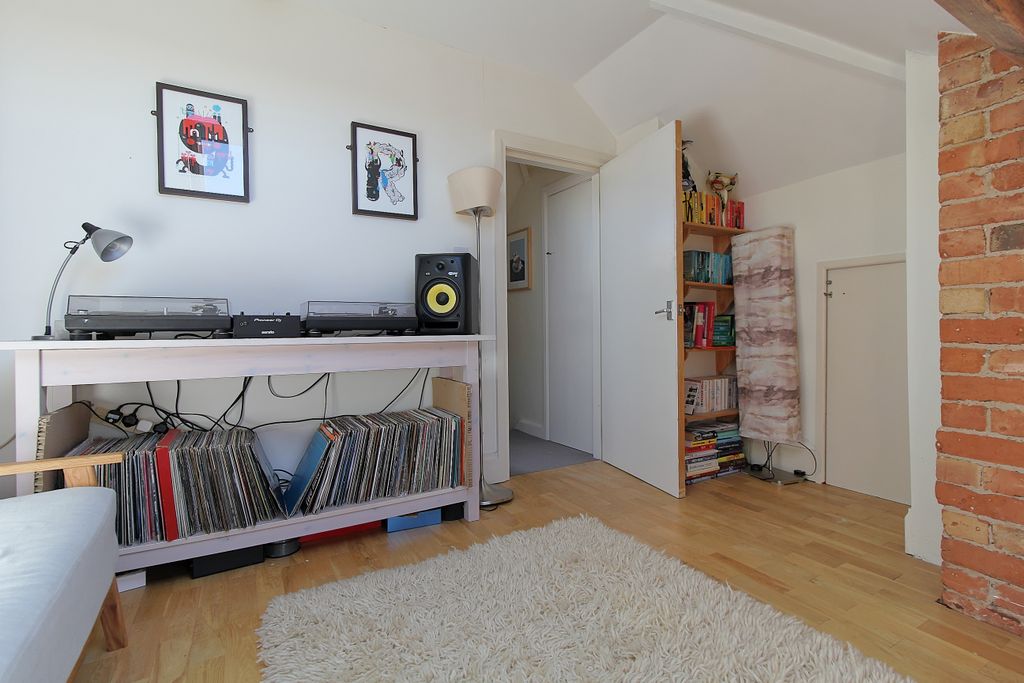 Additional image 21 of 5 bed semi-detached house for saleMeadhurst Road, Western Park, Leicester LE3