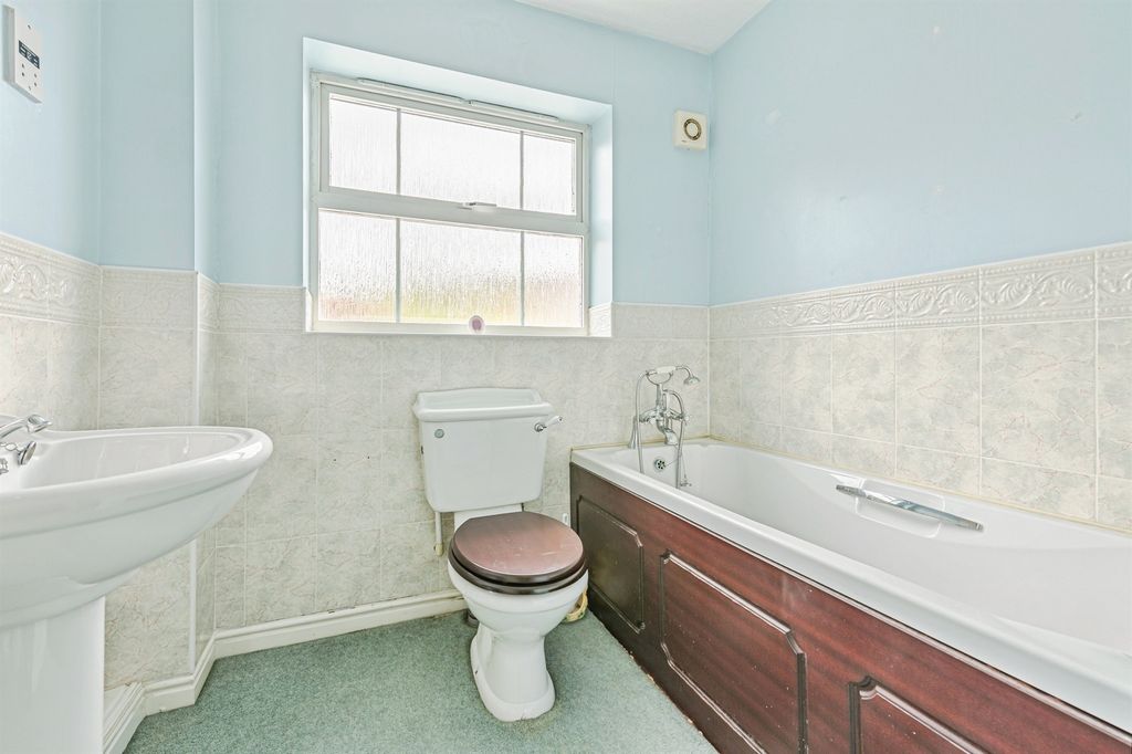 Additional image 14 of 4 bed detached house for saleOrkney Drive, Wilnecote, Tamworth B77