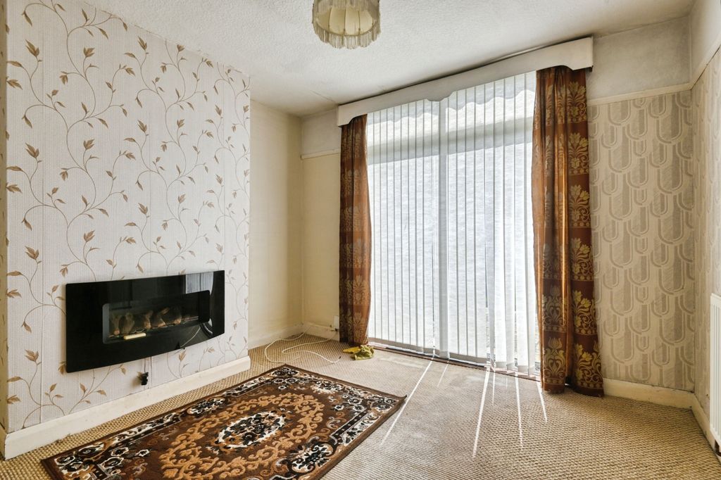 Additional image 5 of 3 bed semi-detached house for saleThe Island, Tamworth B78