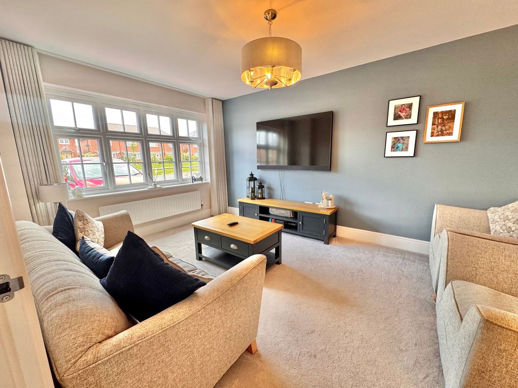Additional image 4 of 3 bed semi-detached house for saleRoman Avenue, Nuneaton CV11