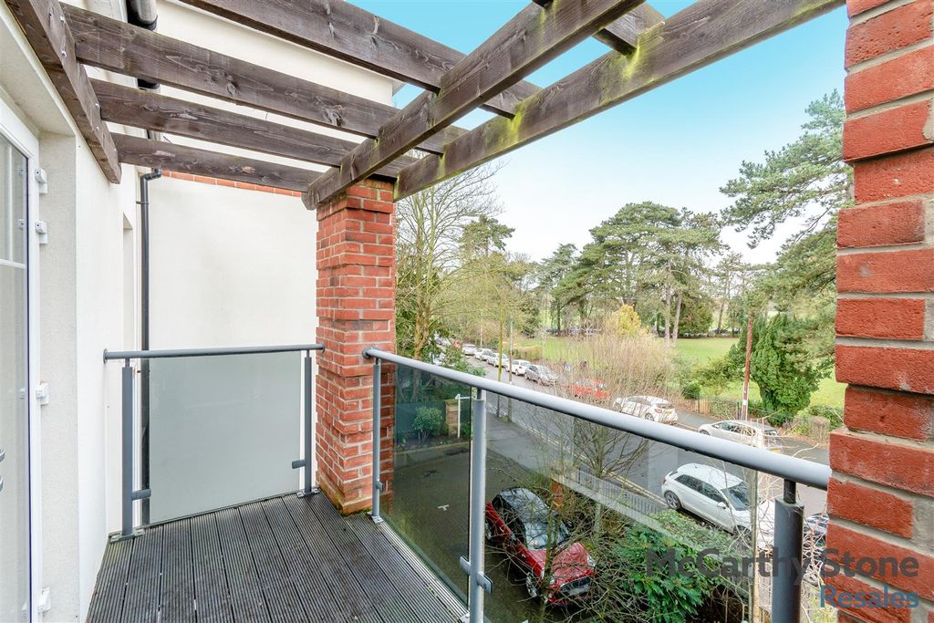 Additional image 6 of 1 bed flat for saleWolsey Court, Knighton Park Road, Leicester LE2