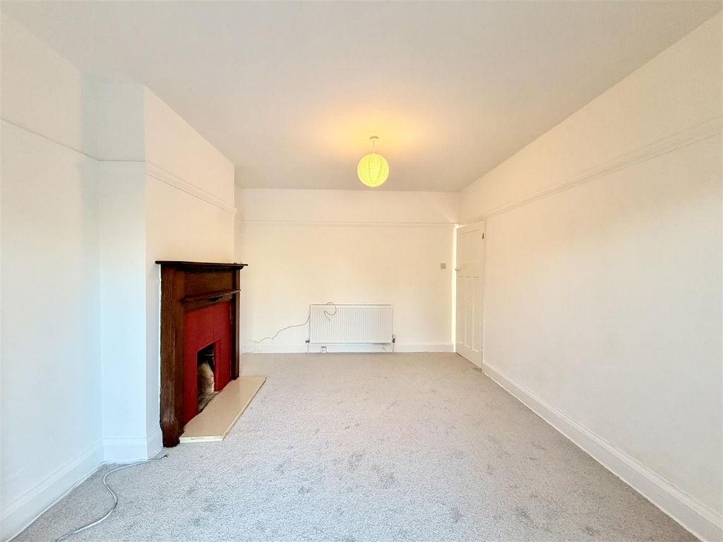 Additional image 8 of 5 bed semi-detached house for saleClarke Grove, Birstall, Leicester LE4
