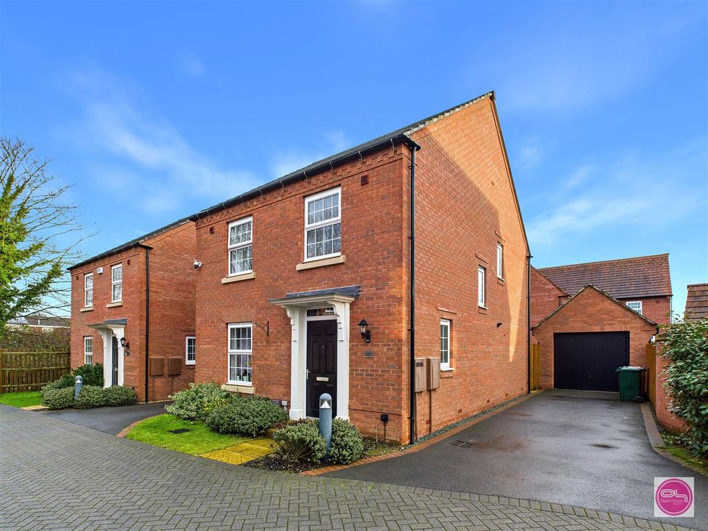 4 bed detached house for saleGalloway Road, Drakelow, Burton-On-Trent DE15