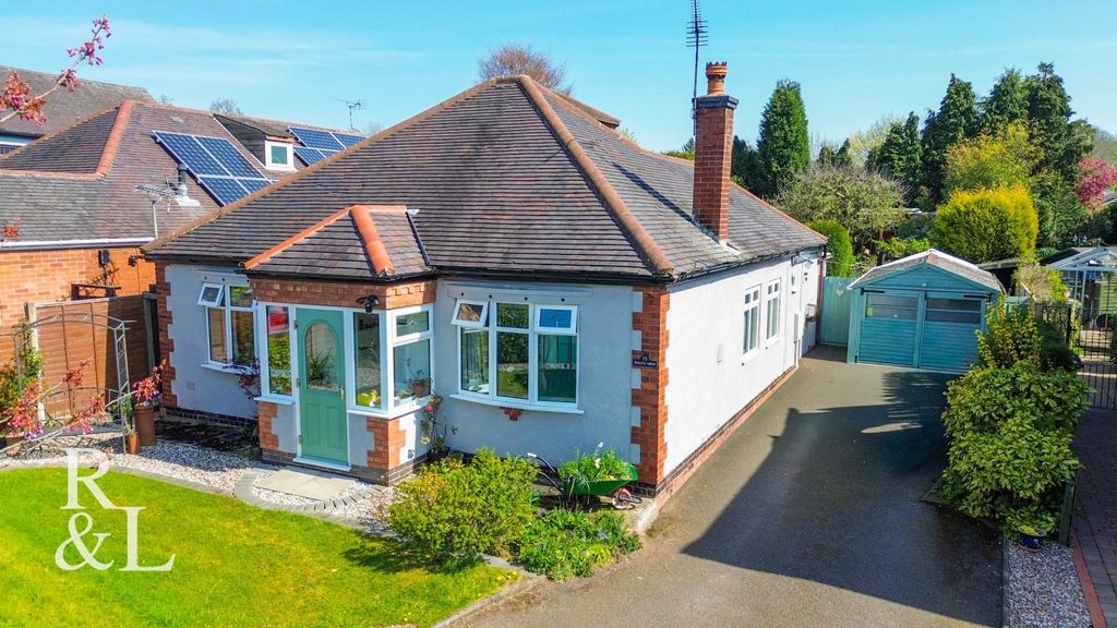3 bed detached bungalow for saleSouth View, Measham DE12