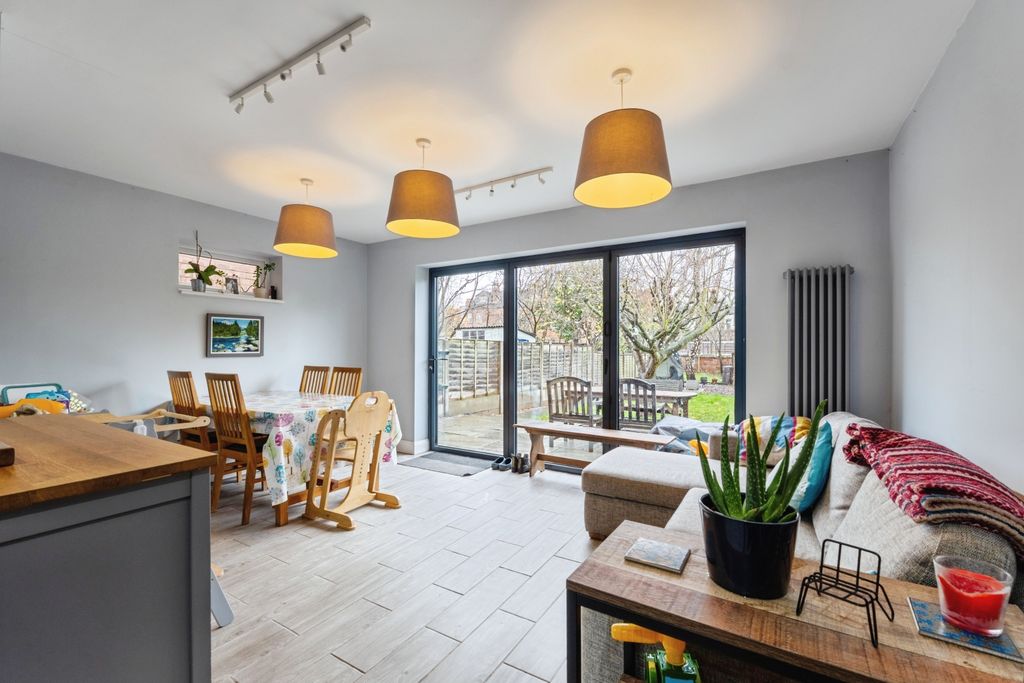 Additional image 6 of 3 bed semi-detached house for saleLower Cambridge Street, Loughborough LE11