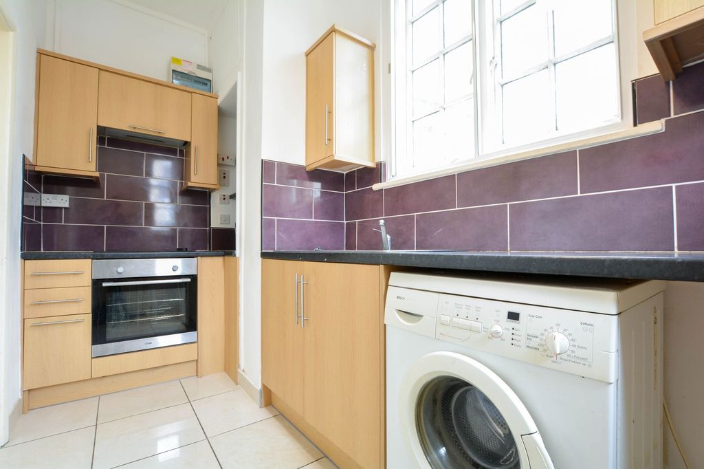 1 bed flat for saleStoneygate Road, Leicester LE2 photo 3