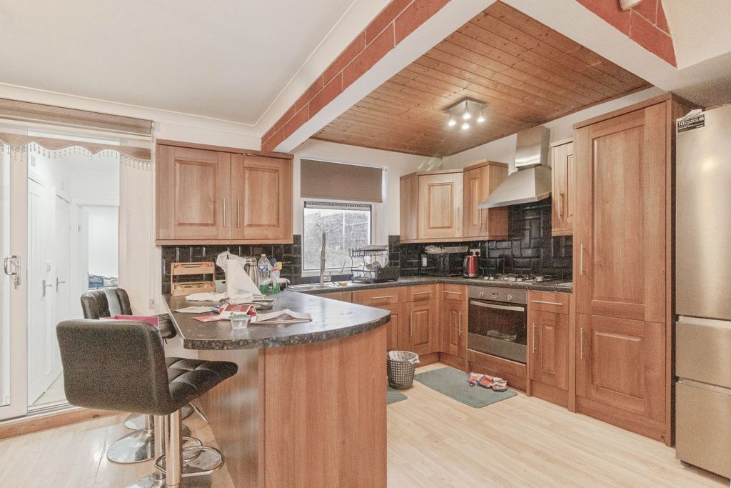 Additional image 4 of 5 bed semi-detached house for saleRedmarle Road, Leicester LE3