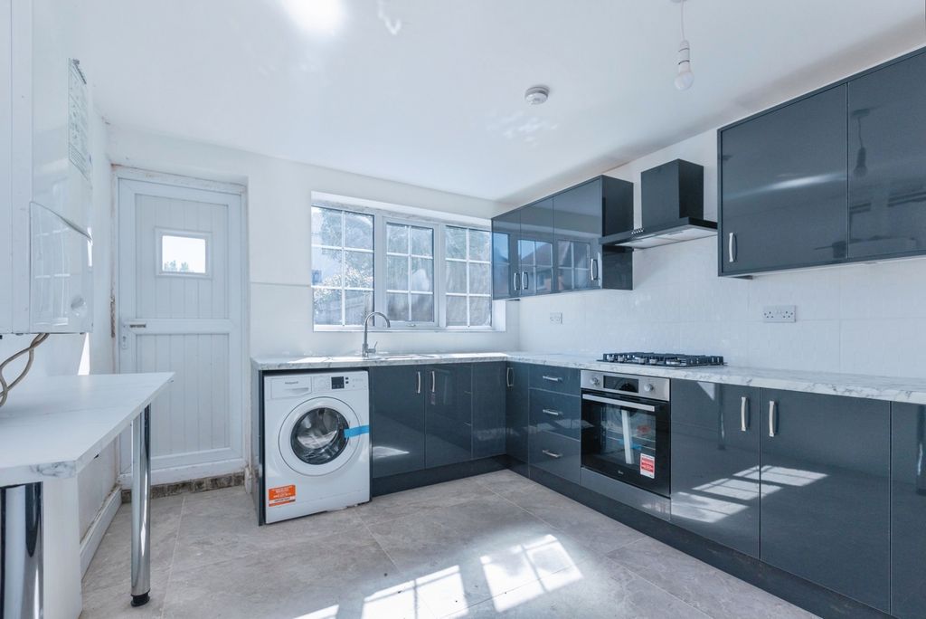 Additional image 3 of 7 bed detached house for saleSwithland Avenue, Leicester, Leicestershire LE4