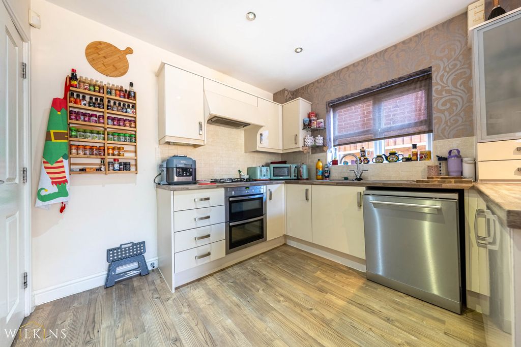 Additional image 4 of 4 bed detached house for saleLowes Drive, Tamworth, Staffordshire B77
