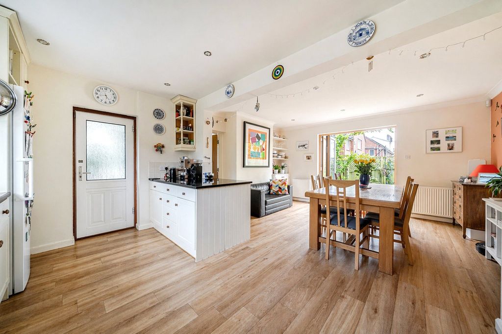 5 bed detached house for saleSt. Leonards, Exeter EX2 photo 4