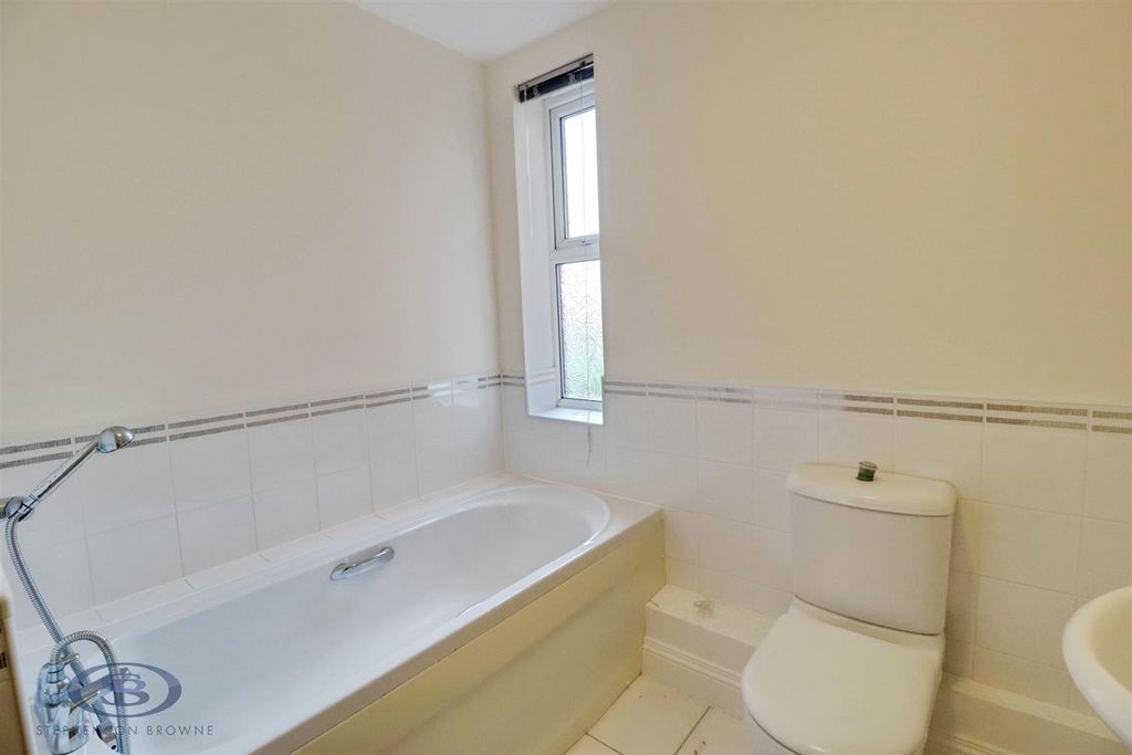 Additional image 20 of 3 bed flat for saleAshbourne Drive, Weston, Crewe CW2