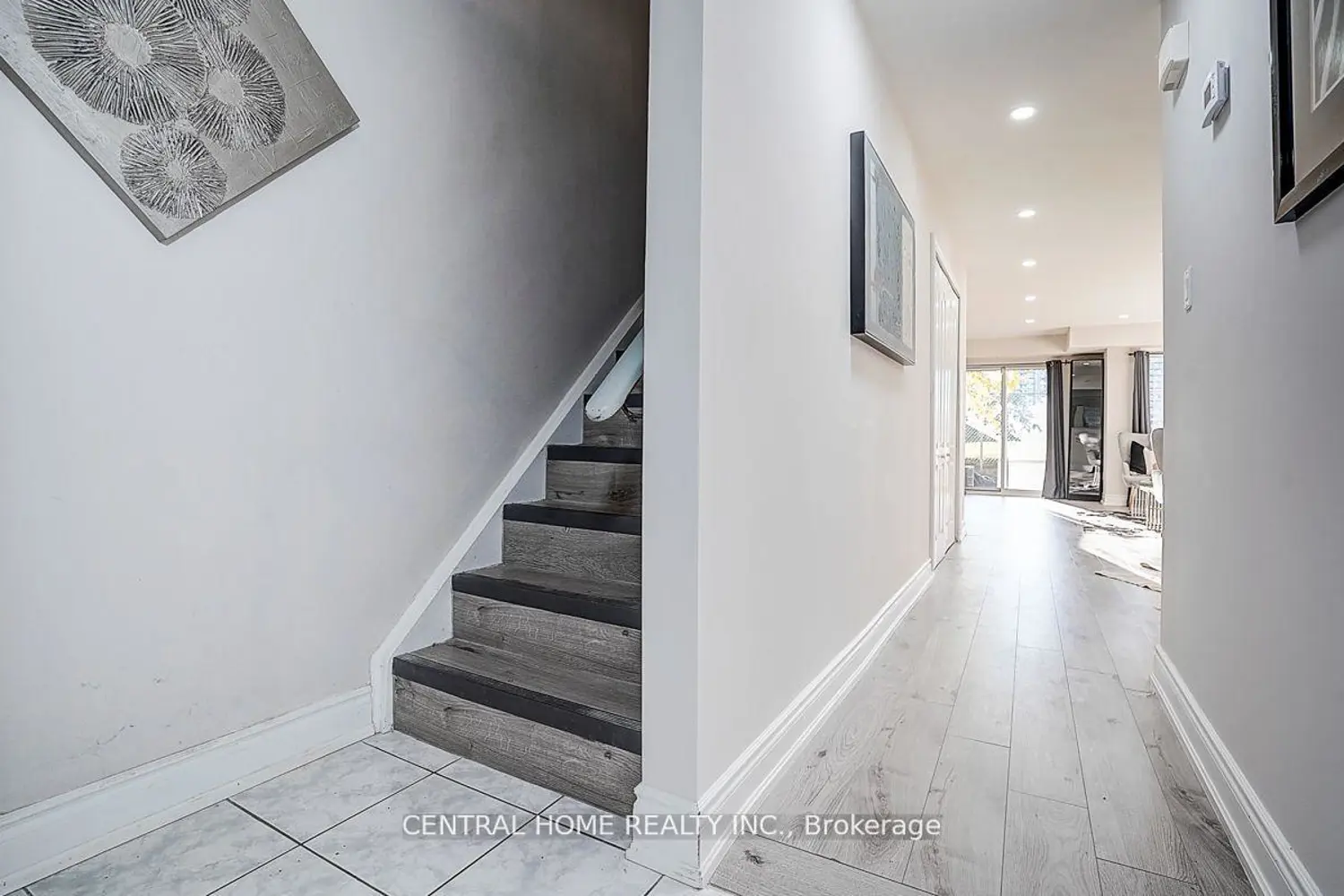 Additional image 9 of 988 Sheppard Avenue 11