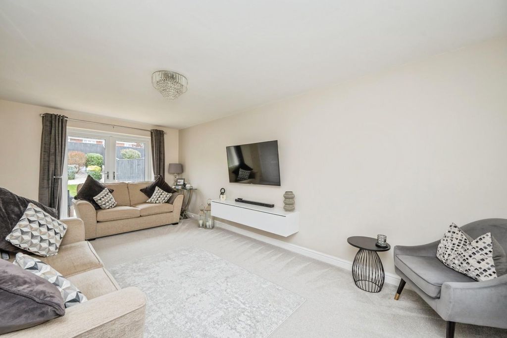 Additional image 7 of 4 bed detached house for saleCroft Close, Two Gates, Tamworth B77