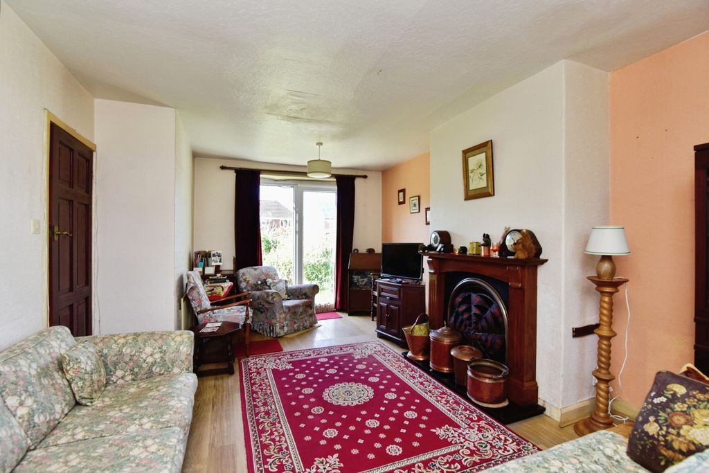 Additional image 6 of 3 bed semi-detached house for saleWestlands Avenue, Newcastle, Staffordshire ST5